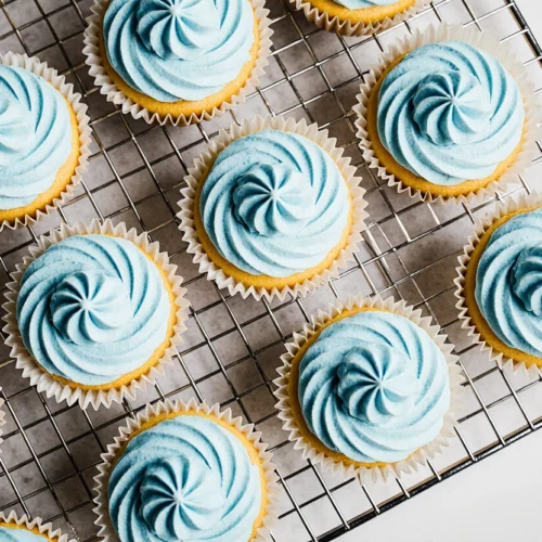 blue cupcakes